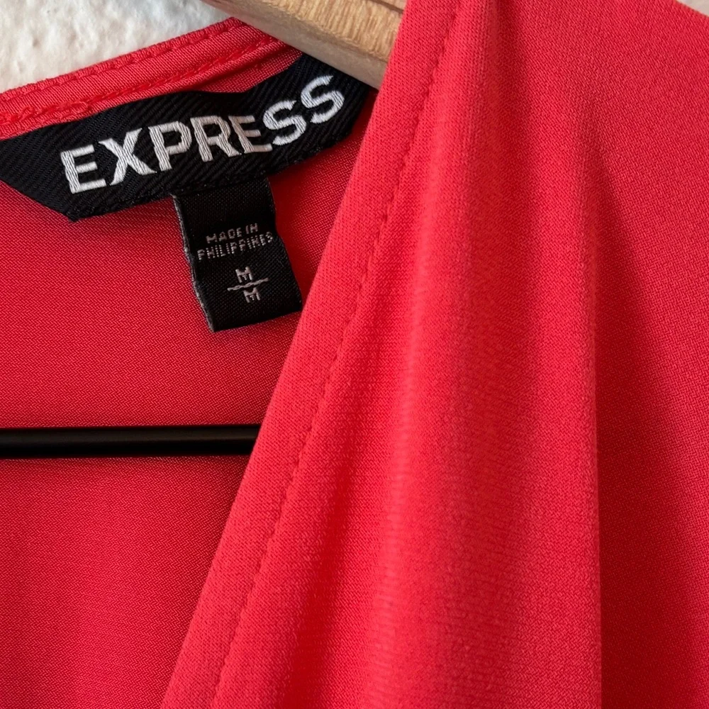 Express Watermelon Pink Flowy Romper Sz M Tie Back Deep V Neck Cut Out Stretchy - Picture 7 of 9